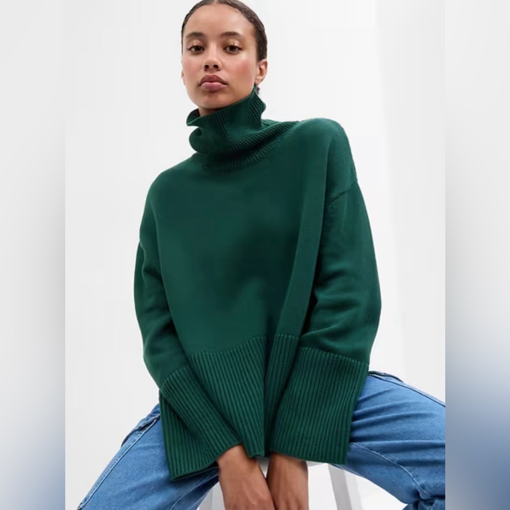 GAP 24/7 Split-Hem Turtleneck Sweater